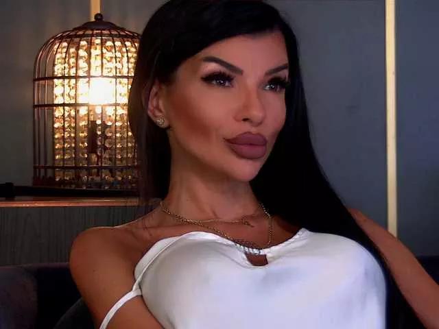 EleniaDevons on BongaCams 