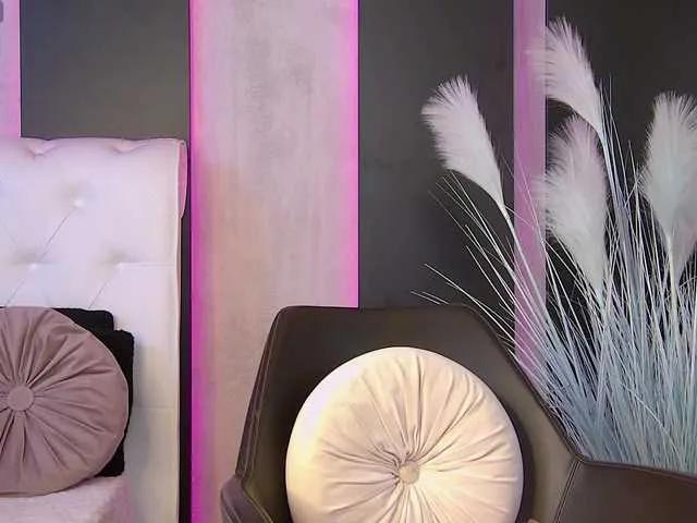 EmmaWills on BongaCams 