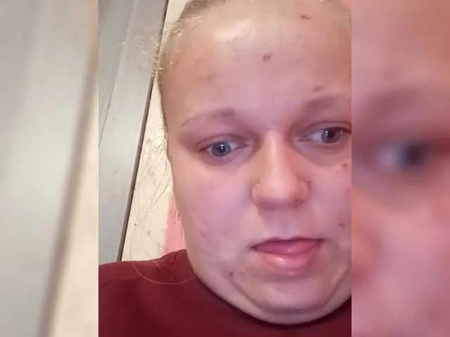 EmmaXlove on BongaCams