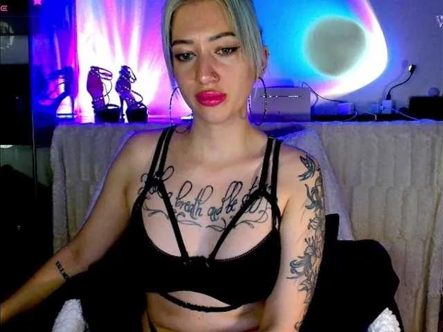 Gina-Lumara — Schne gepflegte, rasierte Schwnze.
Geile Vibrationen fr meine Kitty.