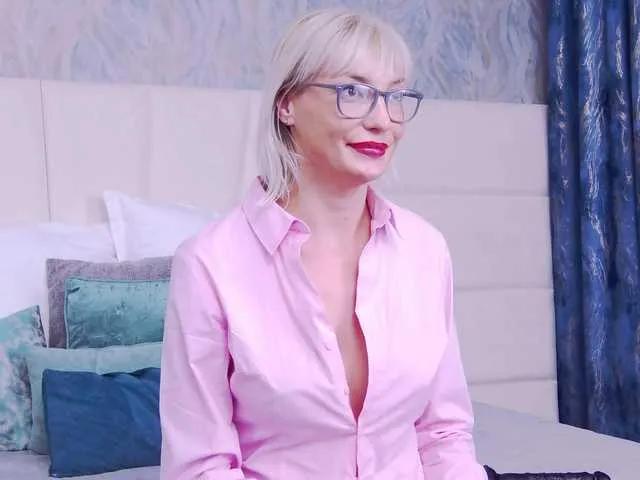 LoreneMoonlight on BongaCams