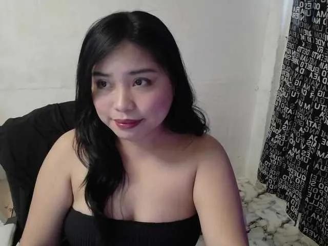 Meomi25 on BongaCams 