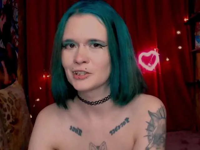 Velvet-and-Venom on BongaCams