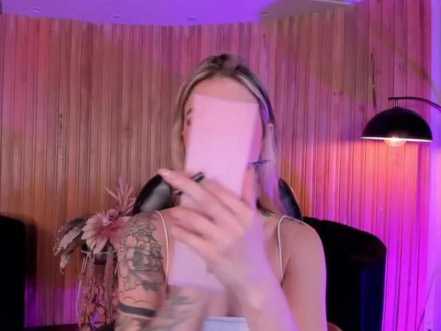 ViolettHansson on BongaCams