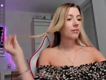 askcaroline's avatar