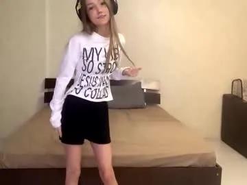 glennbloebaum — GLick my plump lips closely #new  my name is Catalina, I'm #18 #shy #teen #young   [15 tokens remaining]