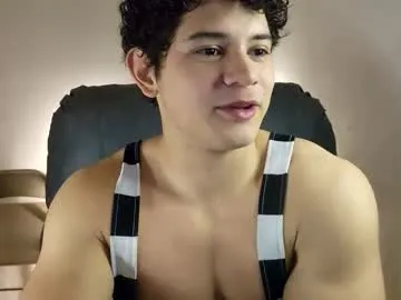 lilhotnando on Chaturbate