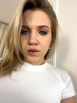 AlisaMyers — I'll show my breasts