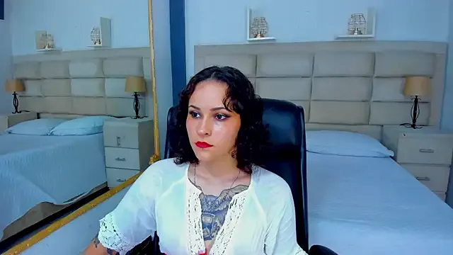 AnnyThompson_ on StripChat