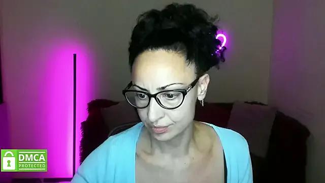 Arianasweety23 on StripChat 