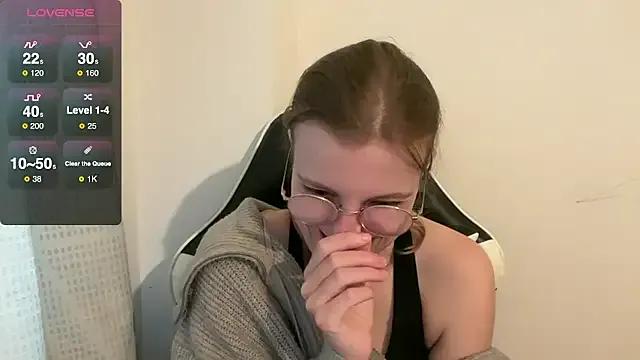 BustyKellyXXX — fridge freezer broke :(