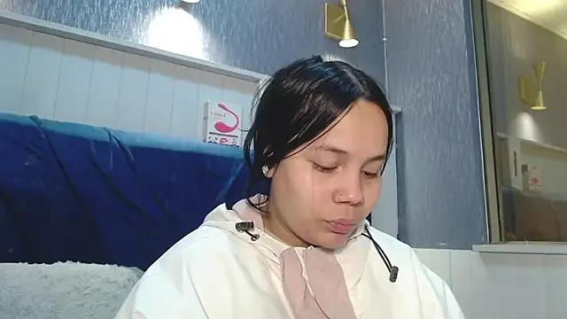 EmilyQueen3x — put your fingers in the pussy