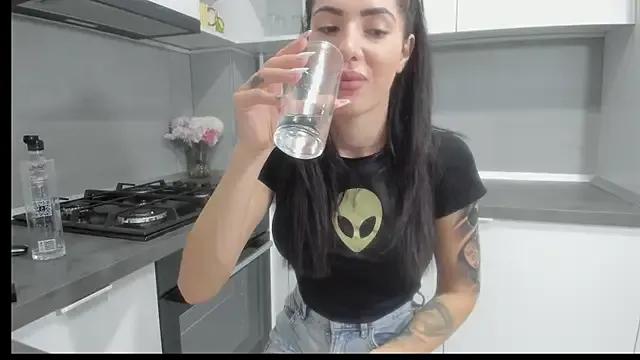 Emmapmg on StripChat 