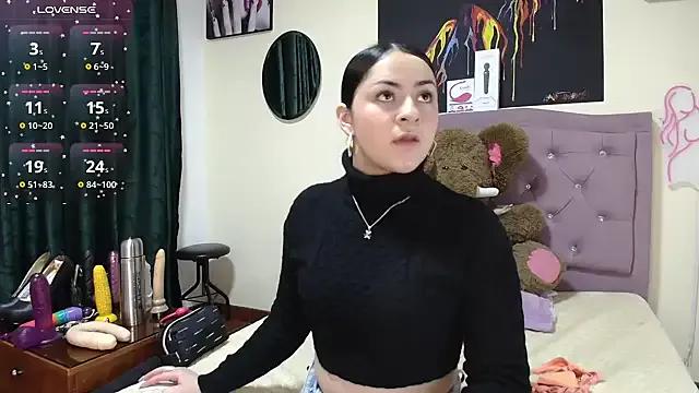 Emmie_Hot on StripChat 