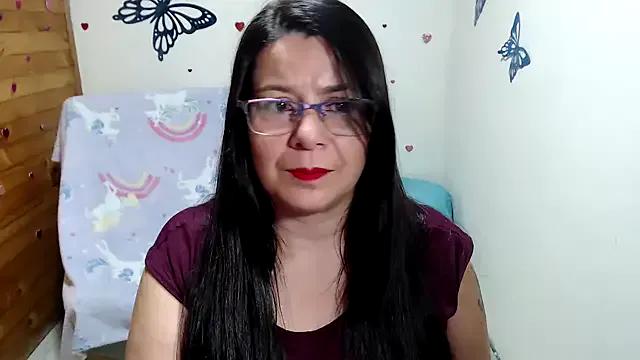 lilisa777 on StripChat 