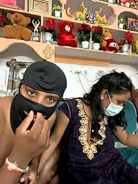 Lovlycouple1 on StripChat 