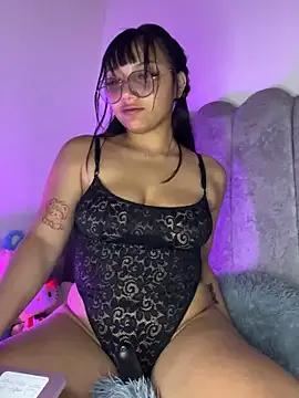 Maddy_w on StripChat 