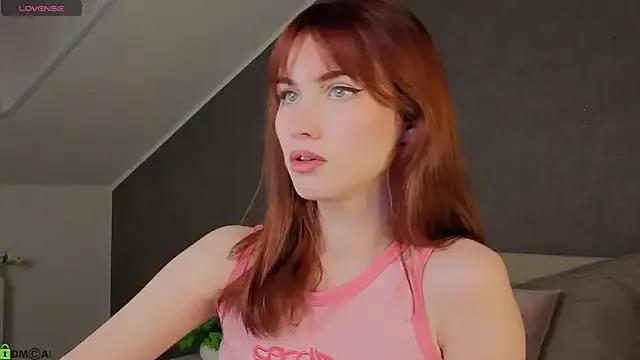 Mollly_Rouge on StripChat 