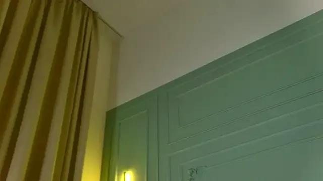 Sara_Lewiis on StripChat 