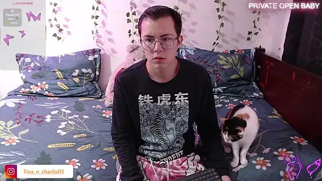 Tina_4_Charlie — FRENCH KISSES VERY SEXYS 